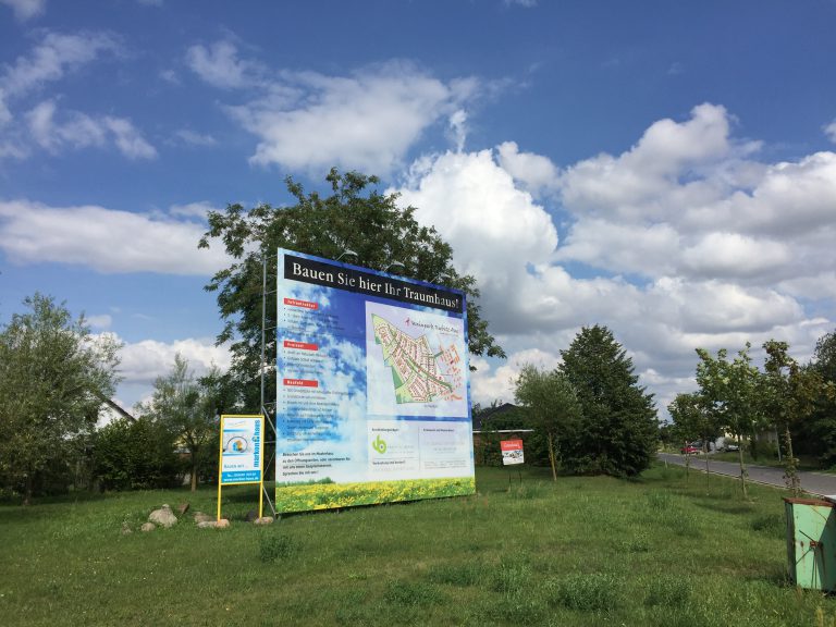 Schild vom Baugebiet Kiebitz-Aue